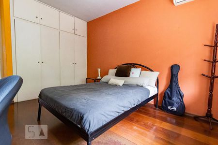 Casa à venda com 310m², 3 quartos e 2 vagas Casa à venda com 310m², 3 quartos e 2 vagasQuarto 2