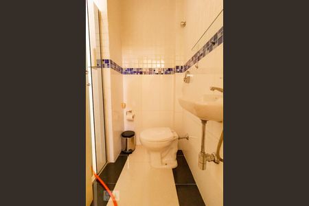 Casa à venda com 310m², 3 quartos e 2 vagas Casa à venda com 310m², 3 quartos e 2 vagasStudio - Banheiro