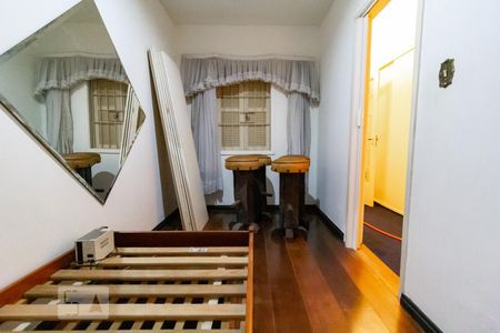 Casa à venda com 310m², 3 quartos e 2 vagas Casa à venda com 310m², 3 quartos e 2 vagasStudio - Quarto