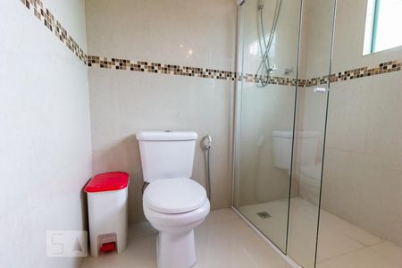 Casa à venda com 310m², 3 quartos e 2 vagas Casa à venda com 310m², 3 quartos e 2 vagasBanheiro do Quarto 1