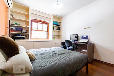 Casa à venda com 310m², 3 quartos e 2 vagas Casa à venda com 310m², 3 quartos e 2 vagasQuarto 2