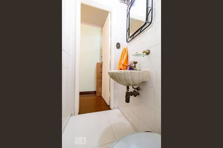 Casa à venda com 310m², 3 quartos e 2 vagas Casa à venda com 310m², 3 quartos e 2 vagasLavabo