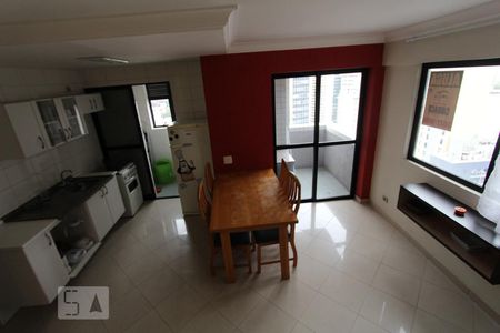 Sala de apartamento para alugar com 1 quarto, 50m² em Centro, Curitiba