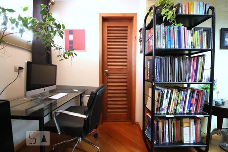 Apartamento à venda com 150m², 3 quartos e 2 vagasEscritório