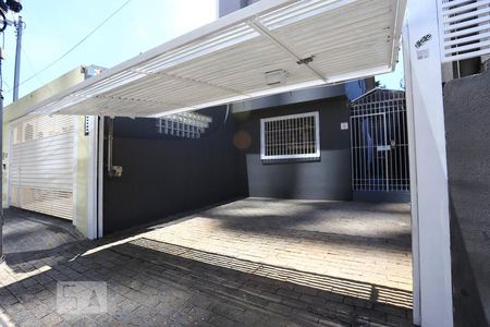 Casa à venda com 120m², 3 quartos e 2 vagasgaragem