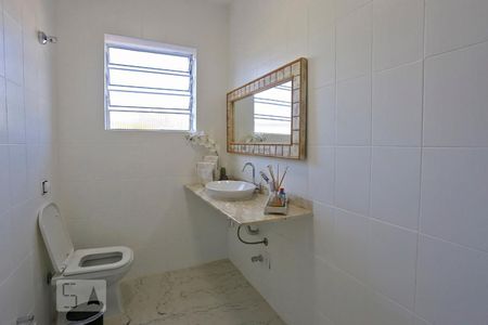Casa à venda com 120m², 3 quartos e 2 vagasBanheiro