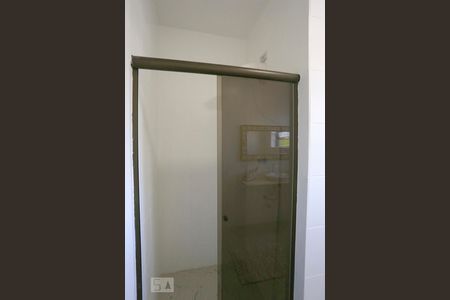 Casa à venda com 120m², 3 quartos e 2 vagasBanheiro