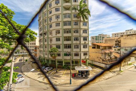 Apartamento à venda com 80m², 3 quartos e 1 vaga Apartamento à venda com 80m², 3 quartos e 1 vagaVista do Quarto 2