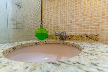 Apartamento à venda com 80m², 3 quartos e 1 vaga Apartamento à venda com 80m², 3 quartos e 1 vagaBanheiro da Suíte