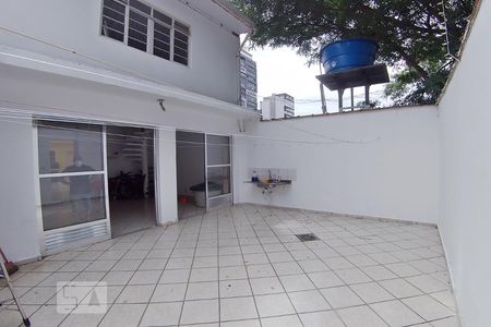 Casa à venda com 222m², 3 quartos e 2 vagasQuintal