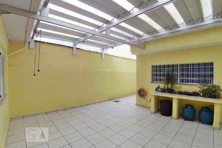 Casa à venda com 222m², 3 quartos e 2 vagasQuintal