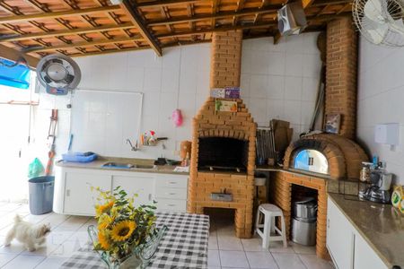Casa à venda com 263m², 3 quartos e 6 vagasChurrasqueira