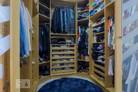 Casa à venda com 263m², 3 quartos e 6 vagasQuarto 3 - Suite