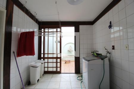 Casa à venda com 220m², 3 quartos e 2 vagasÁrea de Serviço