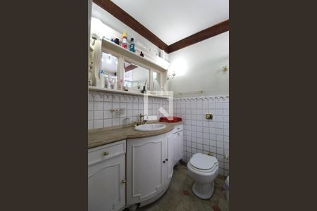 Casa à venda com 220m², 3 quartos e 2 vagasBanheiro da Suíte