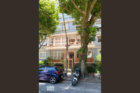 Apartamento para alugar com 134m², 3 quartos e sem vaga Apartamento para alugar com 134m², 3 quartos e sem vagaFachada