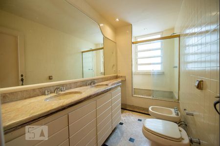 Apartamento para alugar com 134m², 3 quartos e sem vaga Apartamento para alugar com 134m², 3 quartos e sem vagaBanheiro