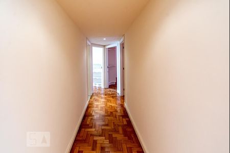 Corredor de apartamento para alugar com 3 quartos, 134m² em Leblon, Rio de Janeiro
