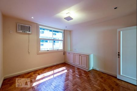 Apartamento para alugar com 134m², 3 quartos e sem vaga Apartamento para alugar com 134m², 3 quartos e sem vagaQuarto 2