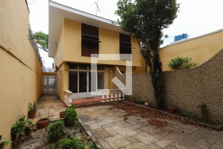 Casa à venda com 288m², 3 quartos e 4 vagas Casa à venda com 288m², 3 quartos e 4 vagasQuintal
