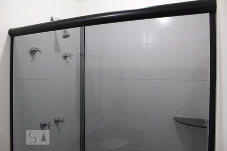 Apartamento à venda com 70m², 2 quartos e 1 vaga Apartamento à venda com 70m², 2 quartos e 1 vagaBanheiro central