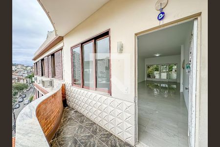 Apartamento à venda com 150m², 3 quartos e 1 vaga Apartamento à venda com 150m², 3 quartos e 1 vagaVaranda Sala