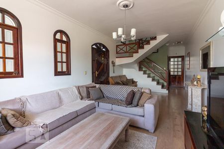 Sala de casa para alugar com 4 quartos, 225m² em Bela Vista, Osasco
