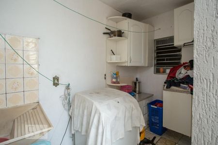 Casa à venda com 80m², 2 quartos e 1 vagaárea de serviço