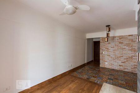 Apartamento para alugar com 72m², 2 quartos e 1 vagaSala