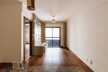 Apartamento para alugar com 72m², 2 quartos e 1 vagaSala