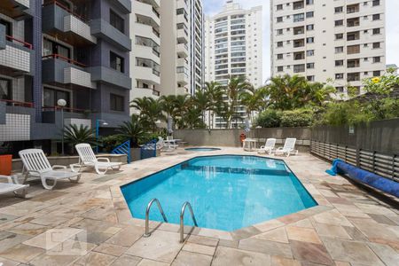 Apartamento para alugar com 72m², 2 quartos e 1 vaga Apartamento para alugar com 72m², 2 quartos e 1 vagaPiscina