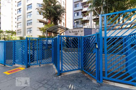 Apartamento para alugar com 72m², 2 quartos e 1 vagaFachada