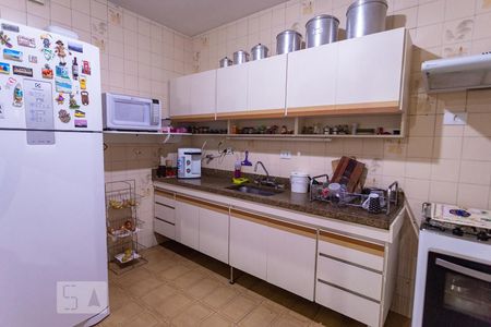 Casa à venda com 208m², 6 quartos e 2 vagasArmários cozinha