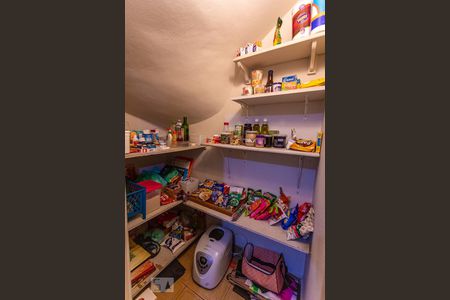 Casa à venda com 208m², 6 quartos e 2 vagasDespensa