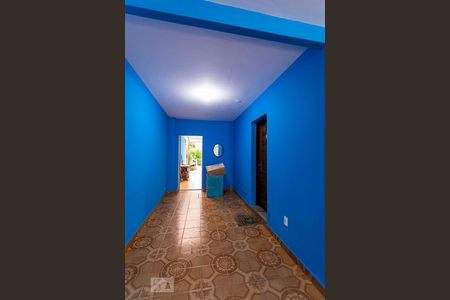 Casa à venda com 208m², 6 quartos e 2 vagasCorredor garagem