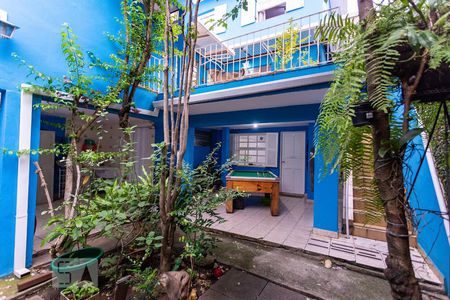 Casa à venda com 208m², 6 quartos e 2 vagasQuintal com árvores frutíferas