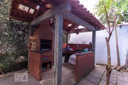 Casa à venda com 208m², 6 quartos e 2 vagasChurrasqueira