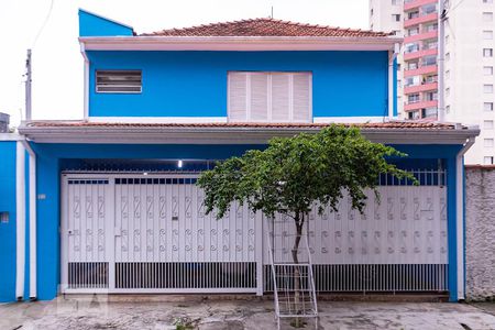 Casa à venda com 208m², 6 quartos e 2 vagasFachada