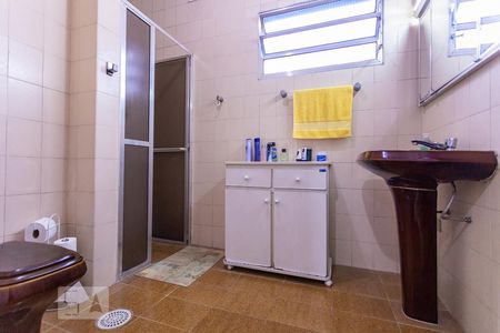 Casa à venda com 208m², 6 quartos e 2 vagasBanheiro social