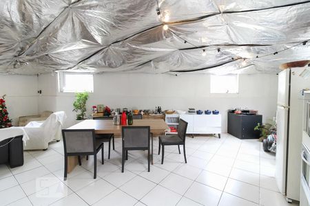Casa à venda com 320m², 7 quartos e 2 vagas Casa à venda com 320m², 7 quartos e 2 vagasSalão de Festas