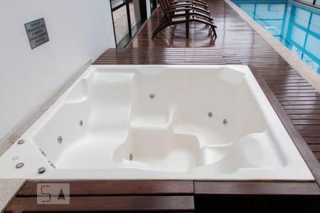Apartamento para alugar com 55m², 2 quartos e 1 vagaBanheira jacuzzi com hidromassagem