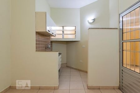 Sala e Cozinha de apartamento para alugar com 1 quarto, 30m² em Vila Monumento, São Paulo