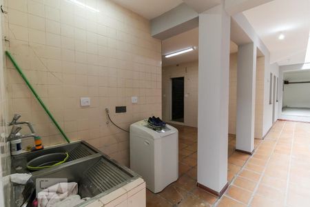 Casa à venda com 430m², 4 quartos e 3 vagas Casa à venda com 430m², 4 quartos e 3 vagasLavanderia
