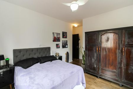 Casa à venda com 430m², 4 quartos e 3 vagas Casa à venda com 430m², 4 quartos e 3 vagasSuíte 1