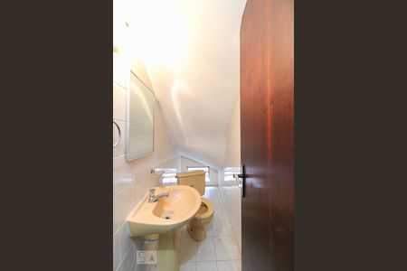 Casa à venda com 430m², 4 quartos e 3 vagas Casa à venda com 430m², 4 quartos e 3 vagasLavabo