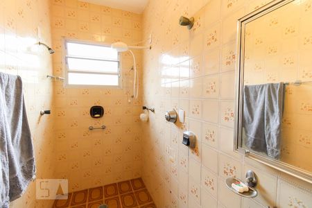 Casa à venda com 430m², 4 quartos e 3 vagas Casa à venda com 430m², 4 quartos e 3 vagasBanheiro da Suíte 2