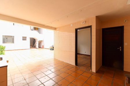 Casa à venda com 430m², 4 quartos e 3 vagas Casa à venda com 430m², 4 quartos e 3 vagasEdícula