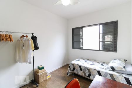 Casa à venda com 430m², 4 quartos e 3 vagas Casa à venda com 430m², 4 quartos e 3 vagasQuarto 2