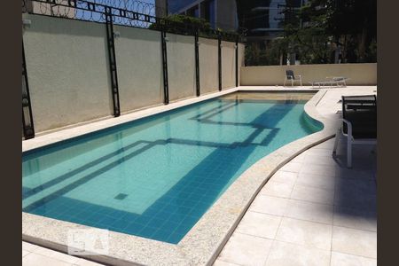 Apartamento à venda com 72m², 2 quartos e 2 vagasÁrea comum - Piscina