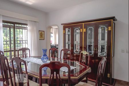 Apartamento à venda com 340m², 4 quartos e 6 vagas Apartamento à venda com 340m², 4 quartos e 6 vagasSala de almoço
